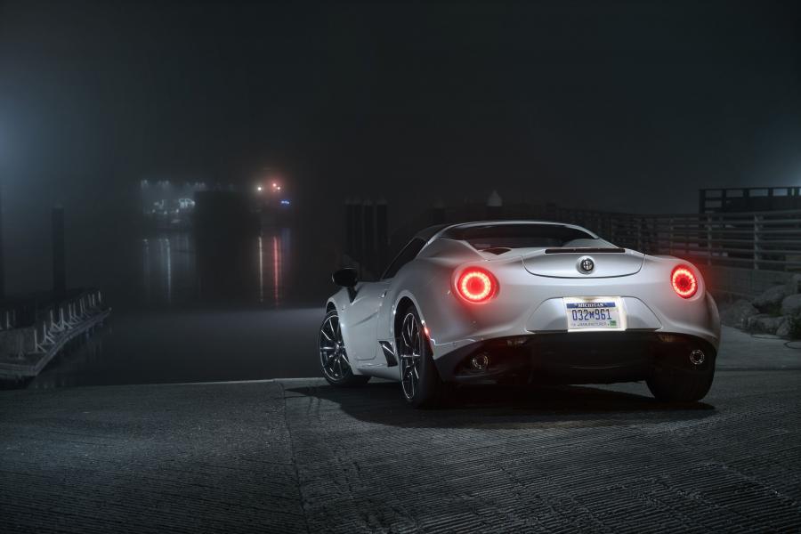  Alfa Romeo 4C Spider (960) 2015 года  (NA) (фото 26 из 40)